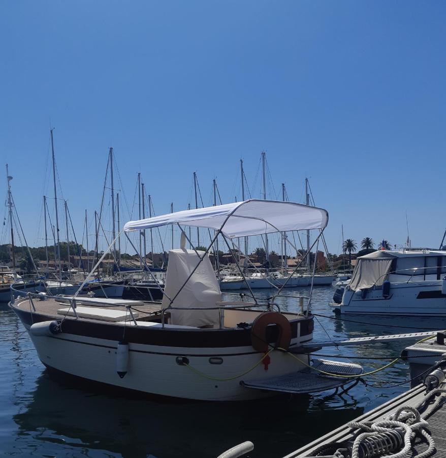 Hebergements Bateaux A Quai Porquerolles Buitenkant foto