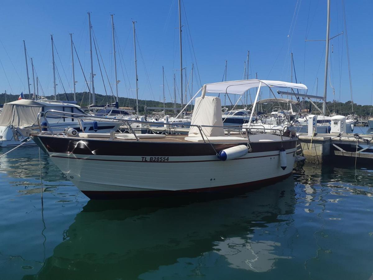 Hebergements Bateaux A Quai Porquerolles Buitenkant foto